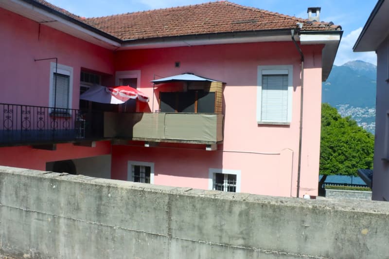Stattliche Liegenschaft  mit Ausbaupotenzial  Casa imponente con appartamenti  con grande potenziale (4)