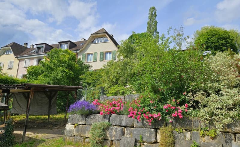 Charmantes Reihen-Eckhaus mit grossem Garten an Toplage (2)