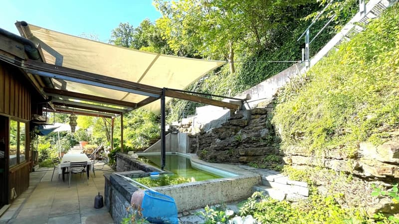 Sitzplatz und Garten mit Wasserbecken (W2)