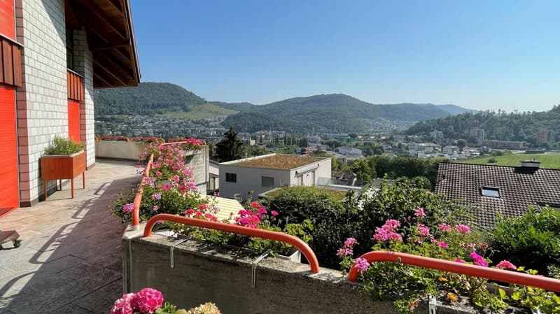 Terrasse mit traumhafter Weitsicht in Richtung Osten