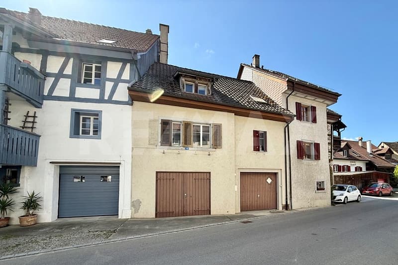 Charming Row House in Hallau: A Unique Opportunity! (2)
