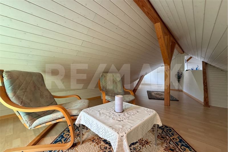Well-maintained single-family house in a quiet neighborhood, ready to move in immediately (13)