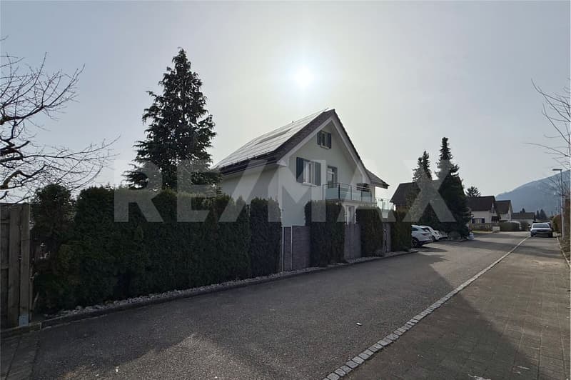 Well-maintained single-family house in a quiet neighborhood, ready to move in immediately (2)