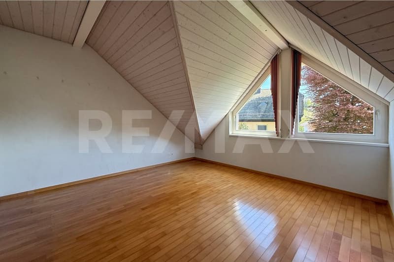 Appartement mansardé charmant avec cheminée et terrasse dans un quartier calme (12)