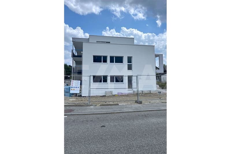 Nouveau bâtiment, situé dans un endroit calme, avec beaucoup de soleil et une conception intérieure à déterminer par vous-même (en construction) (3)