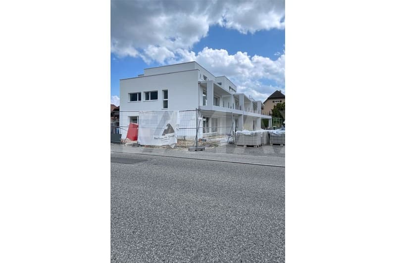Nouveau bâtiment, situé dans un endroit calme, avec beaucoup de soleil et une conception intérieure à déterminer par vous-même (en construction) (4)