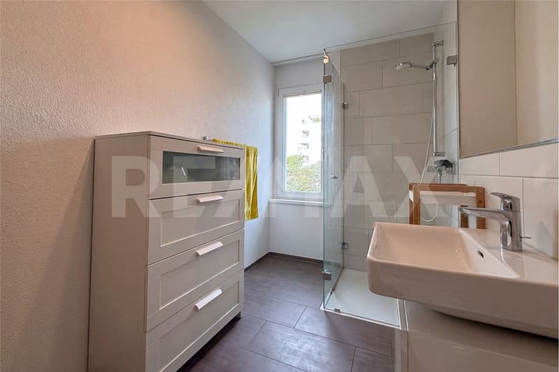 Wohnen mit Gartengefühl  moderne 3½-Zimmer-Erdgeschosswohnung mit grosszügigem Aussenbereich (6)