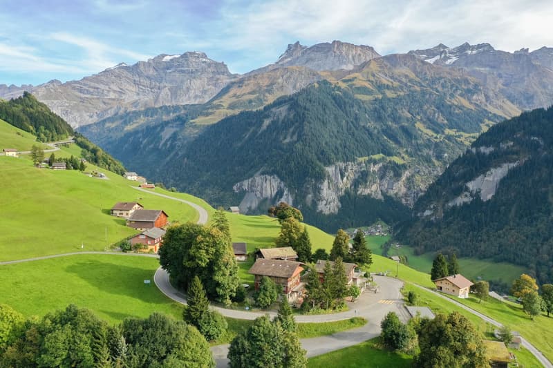 Posthaus Urigen mit Wohnen und Beherbergung