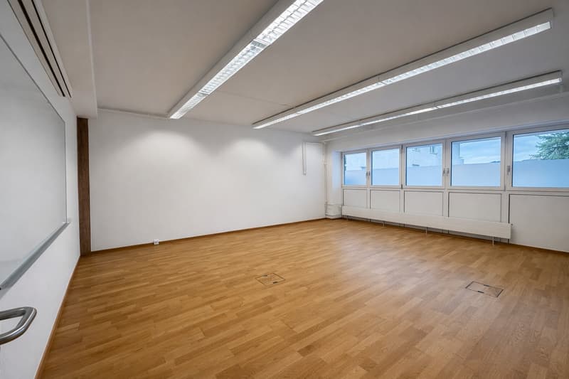 Spazi commerciali/uffici vicino a Klusplatz, compreso archivio/magazzino (8)