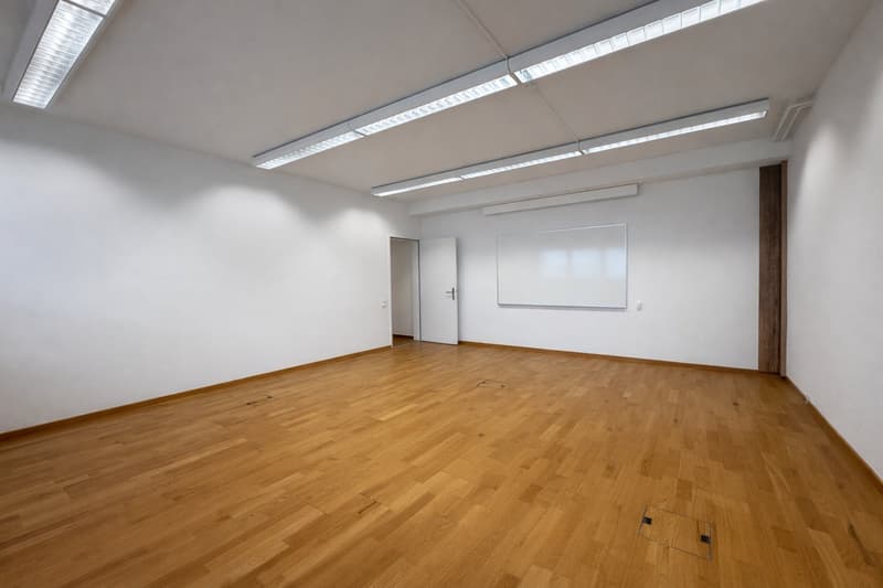 Spazi commerciali/uffici vicino a Klusplatz, compreso archivio/magazzino (9)