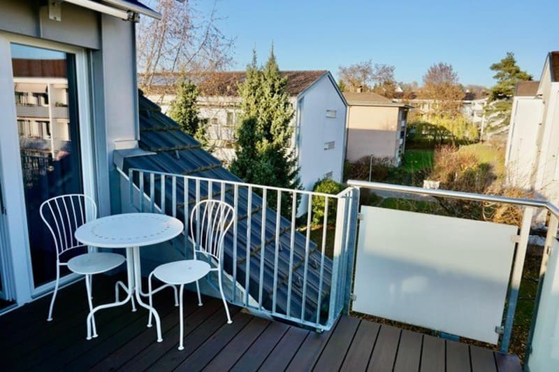 FOR IMMEDIATE RENTAL BEAUTIFUL FURNISHED 2.5-ROOM ATTIC APARTMENT !!!!!!!! (6)