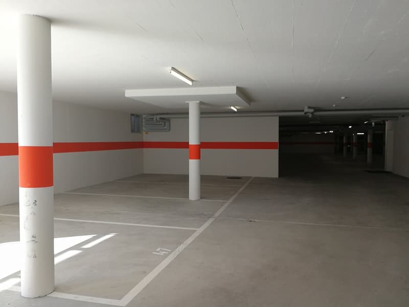 Noleggio immediato, abbiamo 1 posto auto attraente nel garage sotterraneo in affitto!!!!! (3)