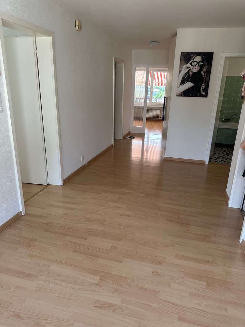 Helle 3-Zimmer-Wohnung mit Balkon in Wallisellen (7)