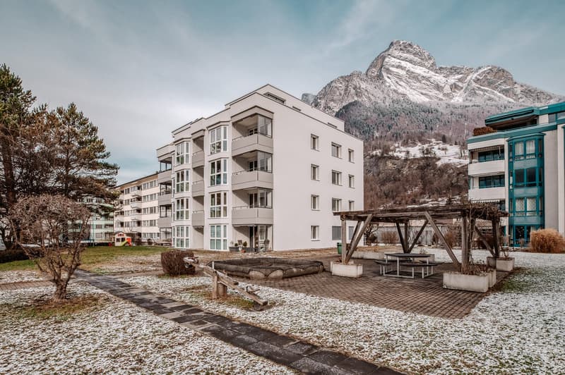 Fully rented investment property with 23 apartments in two well-maintained multi-family houses in Sargans (1)