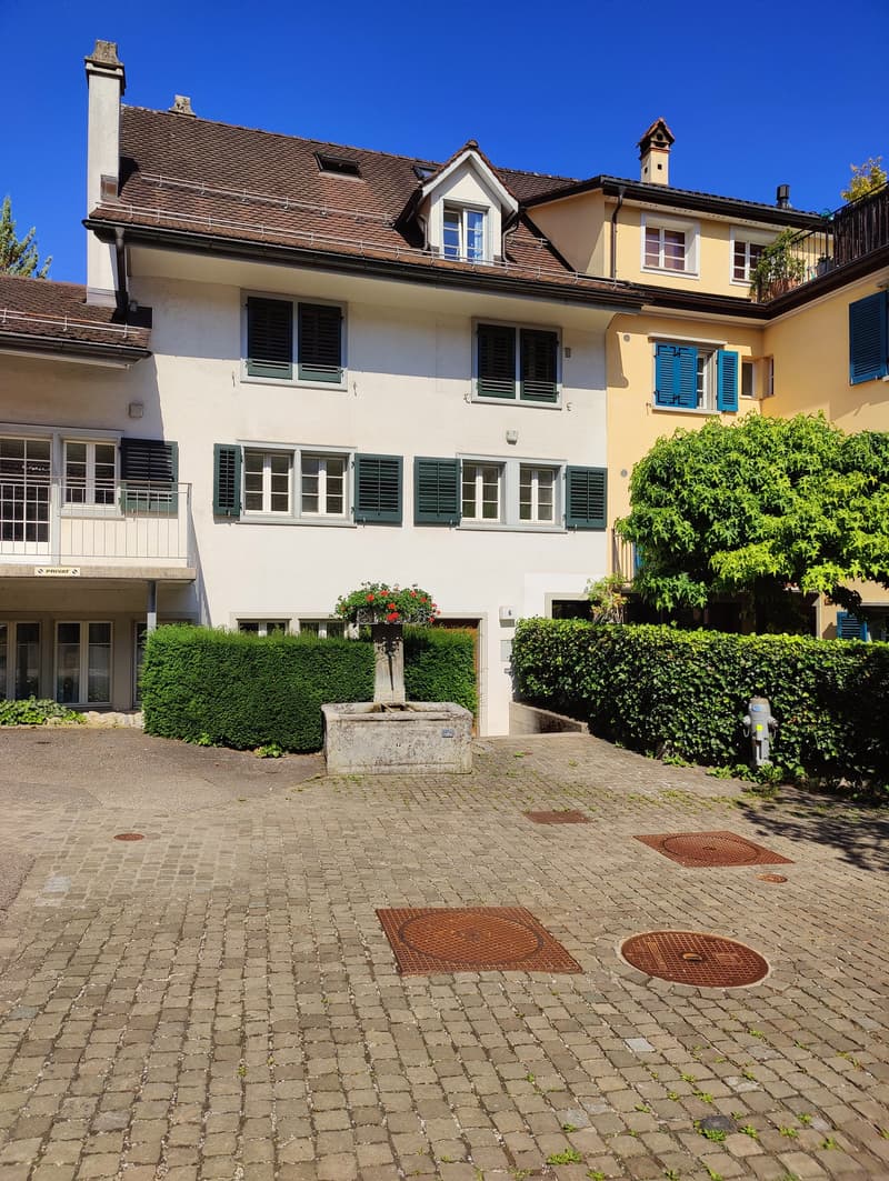 Charming 4.5-room old building apartment with balcony in Wald ZH (2)
