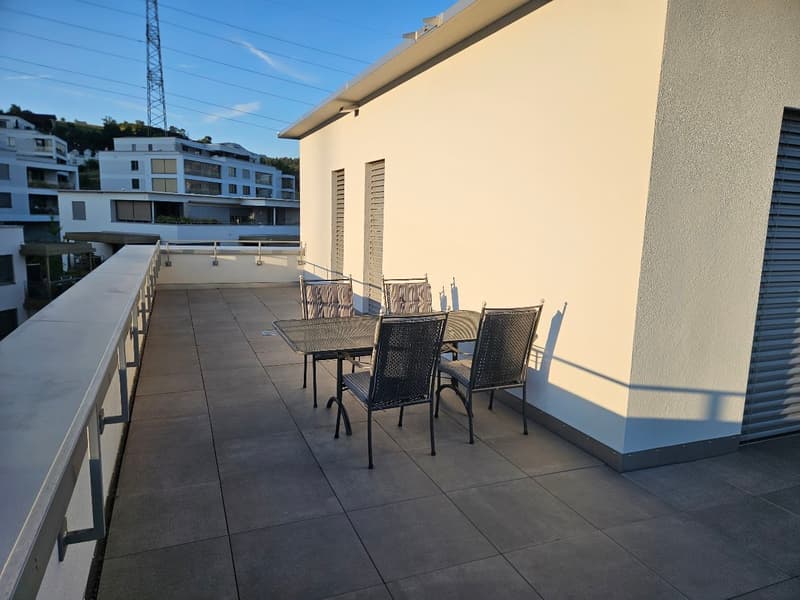 Moderne 4.5-Zimmer-Wohnung mit Balkon und Seenähe in Schmerikon (5)