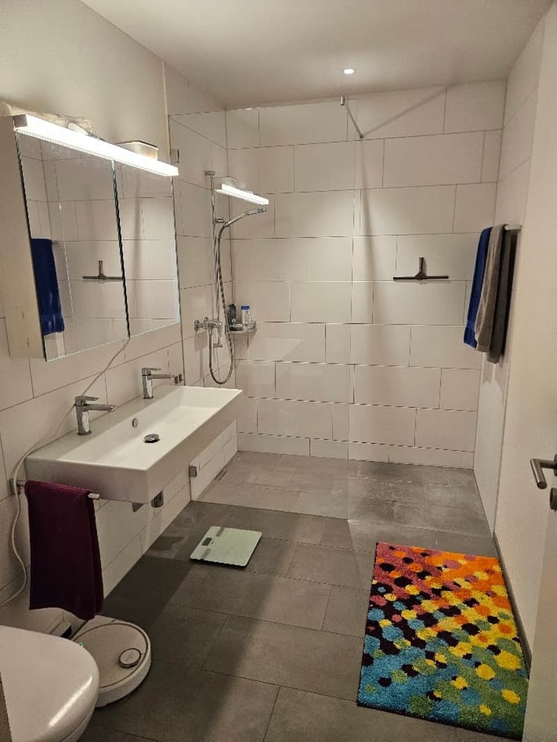 Moderne 4.5-Zimmer-Wohnung mit Balkon und Seenähe in Schmerikon (10)
