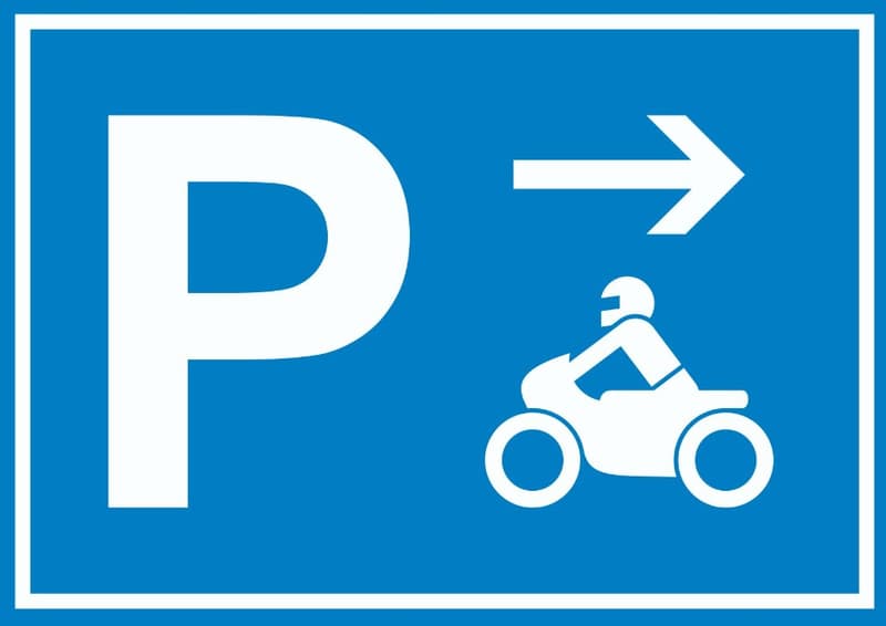 Motorradplätze in Einstellhalle an sehr zentraler Lage (1)