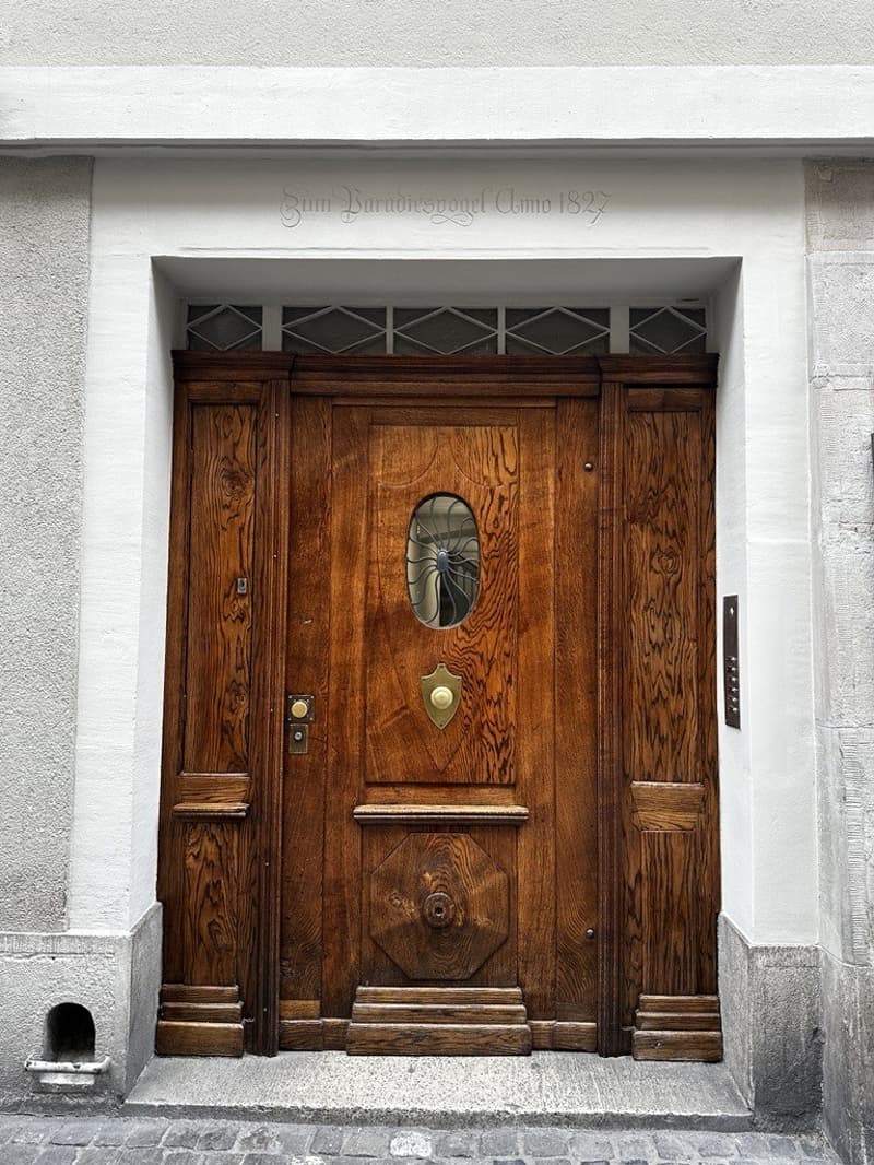 Charmant bureau à TOP EMPLACEMENT, au cœur du Niederdorf de Zurich (2)