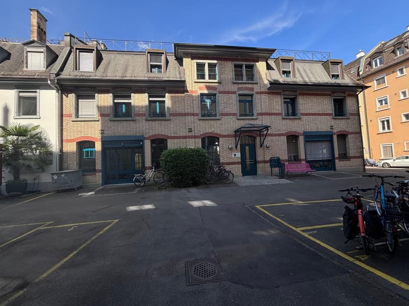 Incantevole spazio commerciale e ufficio al piano superiore nel Seefeld esterno (1)