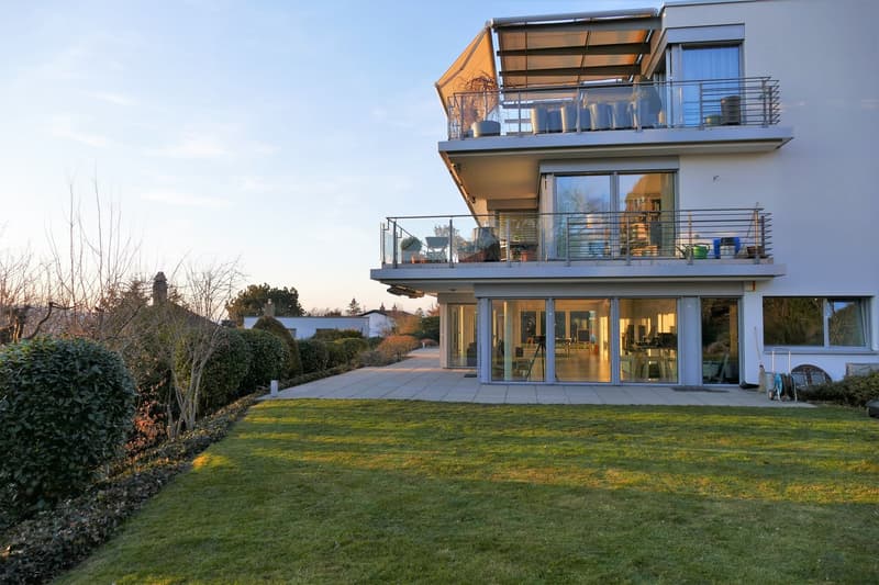 Einzigartige, grosszügige 5.5-Zimmerwohnung mit Garten, Terrasse und Cheminée (4)