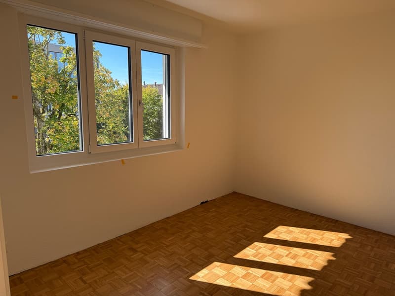 Frisch sanierte 3-Zimmerwohnung mit zwei Balkonen in Witikon (4)
