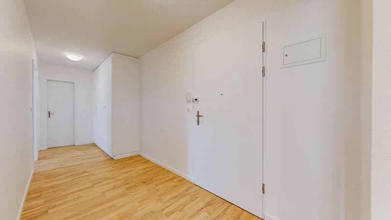 3201.02.0142-Entree.jpg