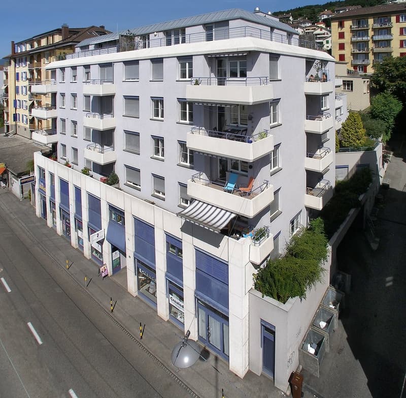 Looking for a spacious location two steps from the city center? (2)