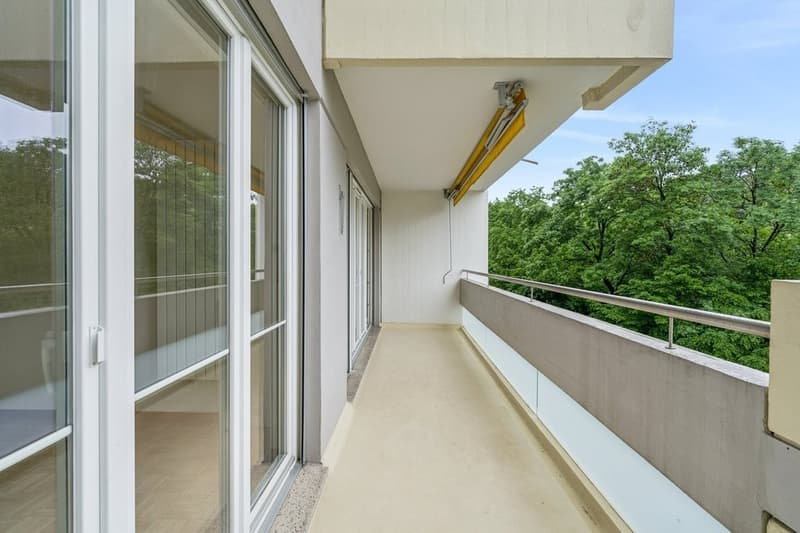 615605-A-backbonephoto-106_balcon.jpg