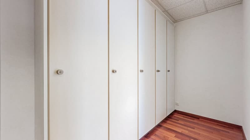 2118.03.0202-1-Corridor.jpg