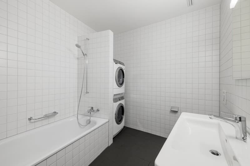 Esigente diversamente. Preferibilmente ubicato. (5)