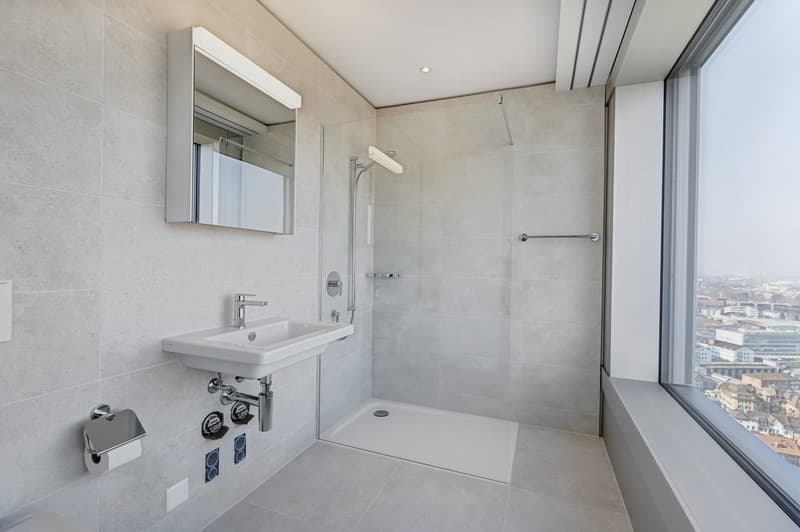 Badezimmer mit Dusche