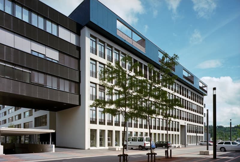 ZH-7846-Altbau_Nordwestansicht_-_1.jpg