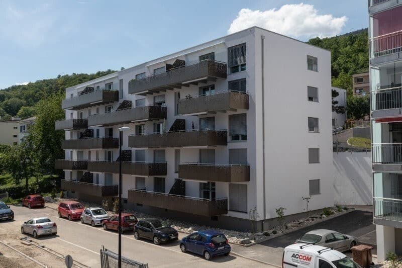 Live in a quiet accommodation (1)