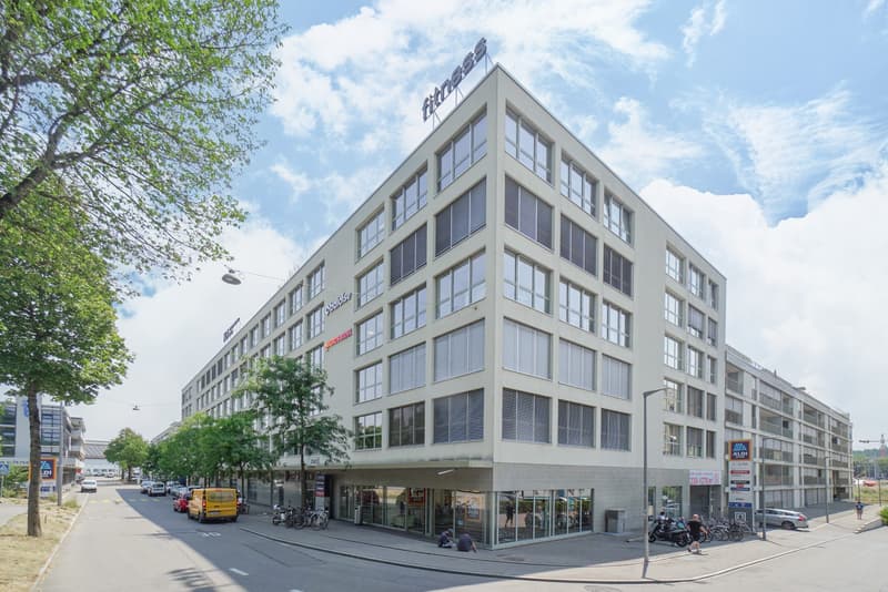 Moderne, lichtdurchflutete Bürofläche an zentraler Lage (1)
