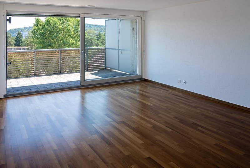 7845-21-0502_Zimmer_mit_Balkon.jpg
