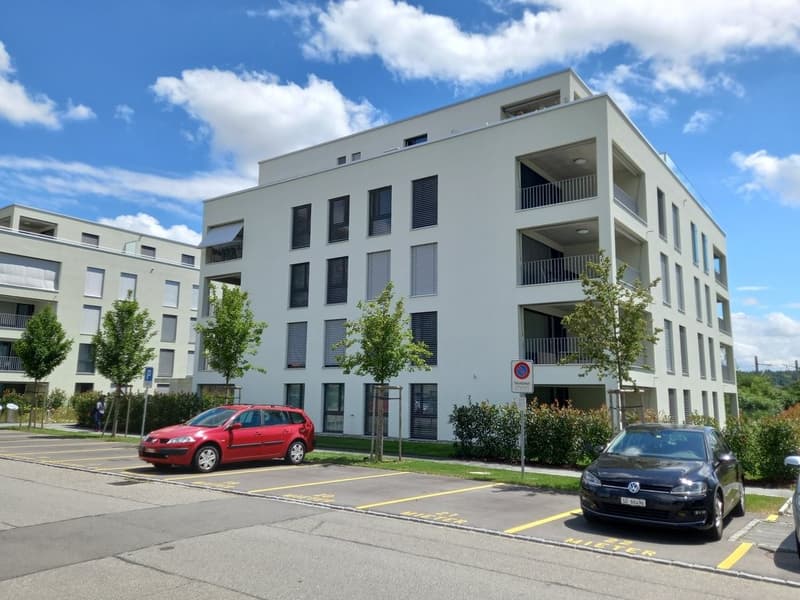 BE-4512-06-Aussenansicht_Strasse_Seite_Grederhof.jpg