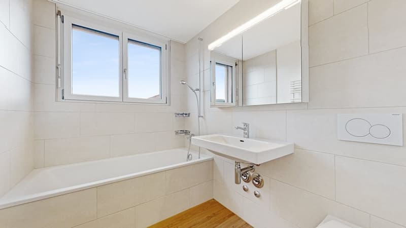 45-Zimmer-Wohnung-in-Gossau-Badezimmer.jpg