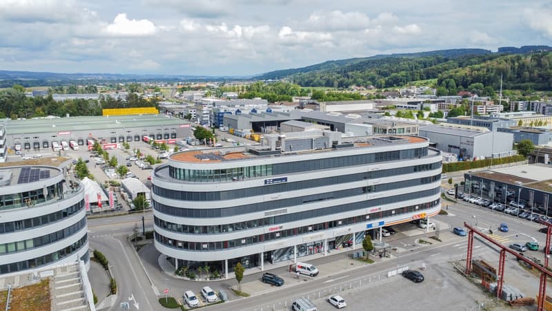 Moderne, lichtdurchflutete Bürofläche an zentraler Lage in Frauenfeld bezugsbereit und flexibel (1)
