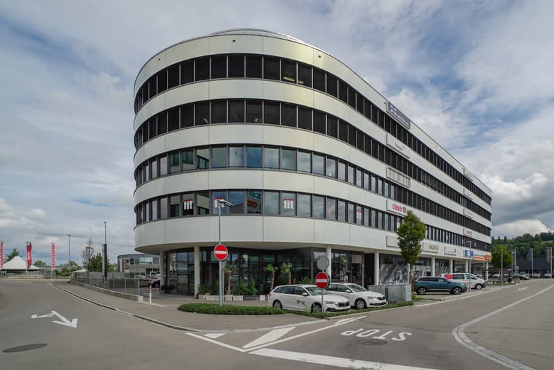 Moderne, lichtdurchflutete Bürofläche an zentraler Lage in Frauenfeld bezugsbereit und flexibel (2)