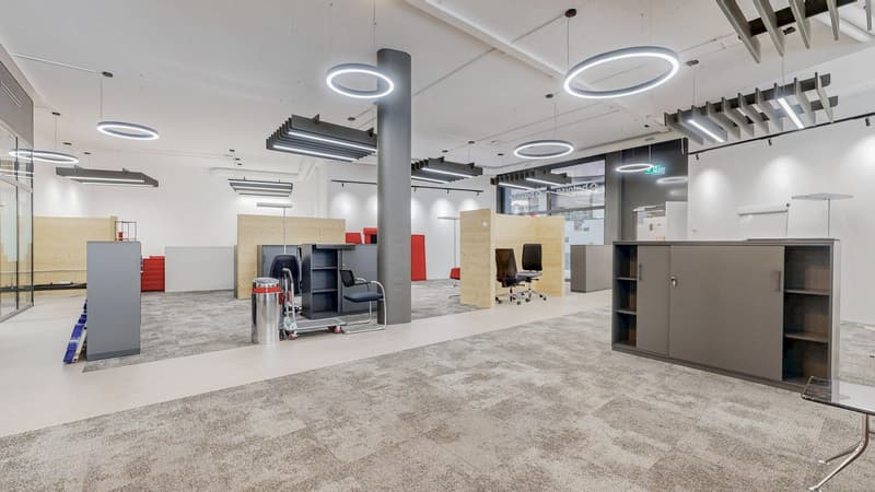 Moderne, lichtdurchflutete Bürofläche an zentraler Lage in Chur bezugsbereit und flexibel (11)