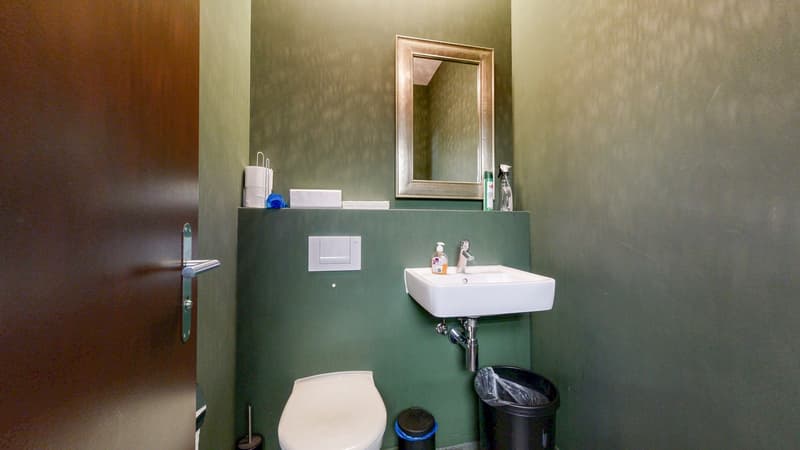 Moderne, lichtdurchflutete Bürofläche an zentraler Lage in Kloten, bezugsbereit und flexibel (2)