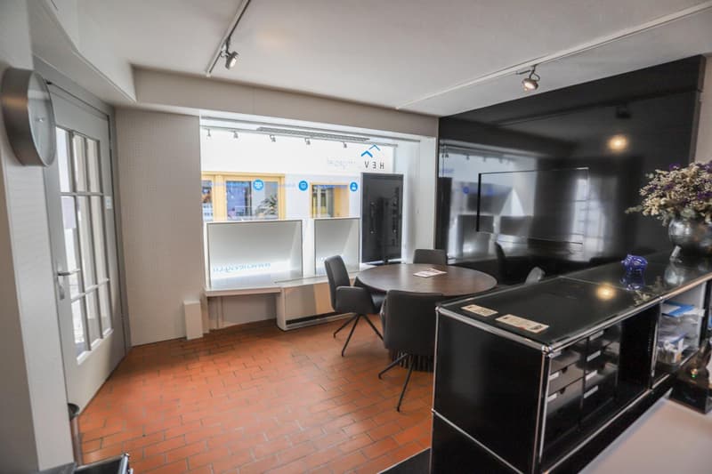 Büro EG
