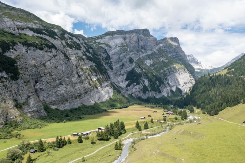 Mountain hut in the high valley of Bargis for sale (12)