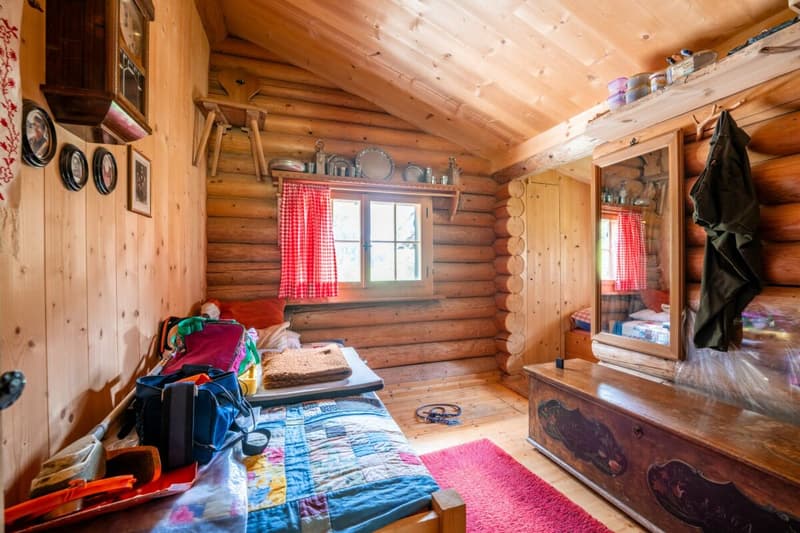 Mountain hut in the high valley of Bargis for sale (6)
