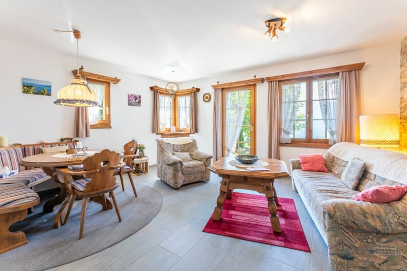 Appartement de 2.5 pièces au rez-de-chaussée à Ladir à vendre (2)