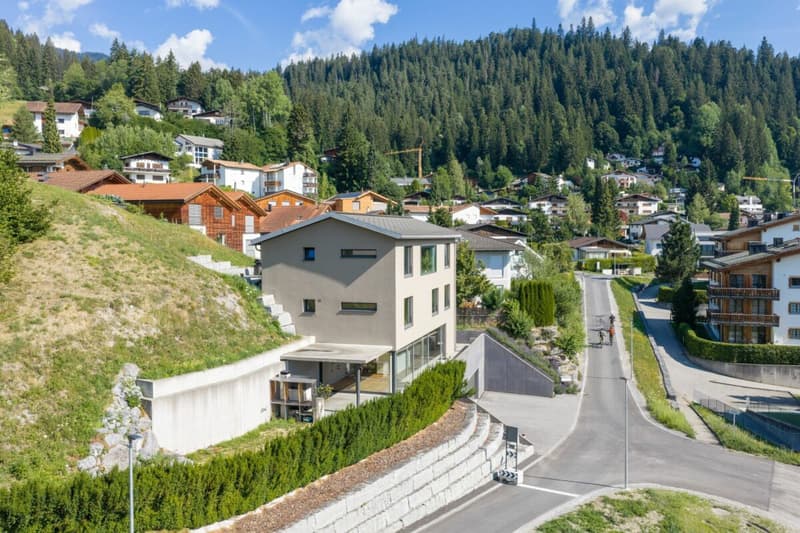 Attractive two-family house with 5.5 rooms main apartment and 2.5 rooms second apartment for sale (20)