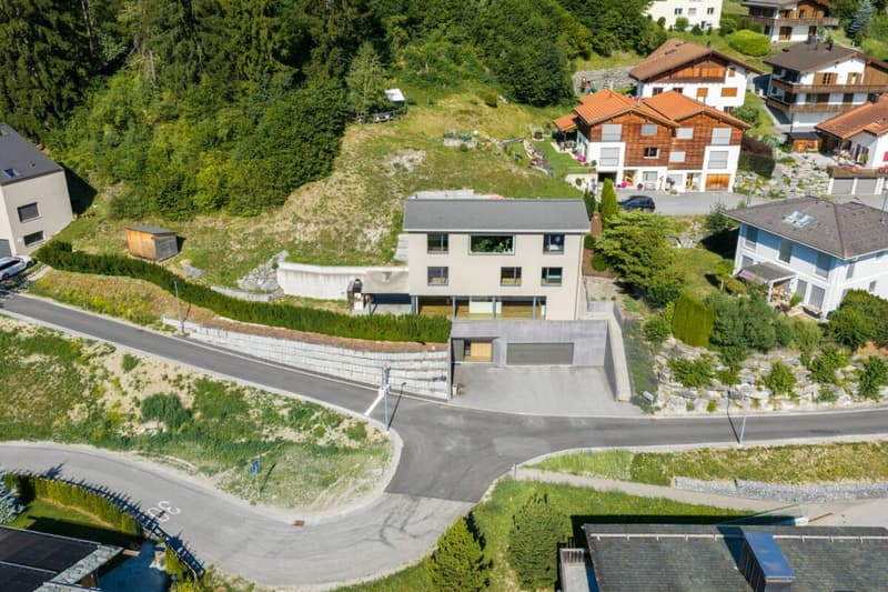 Attractive two-family house with 5.5 rooms main apartment and 2.5 rooms second apartment for sale (19)