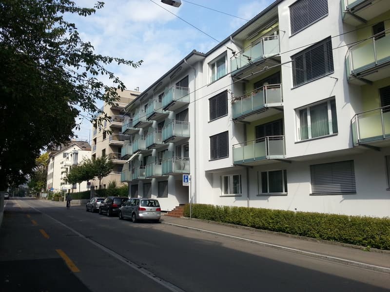 Emplacement central - bel appartement 1 pièce au 1er étage (2)