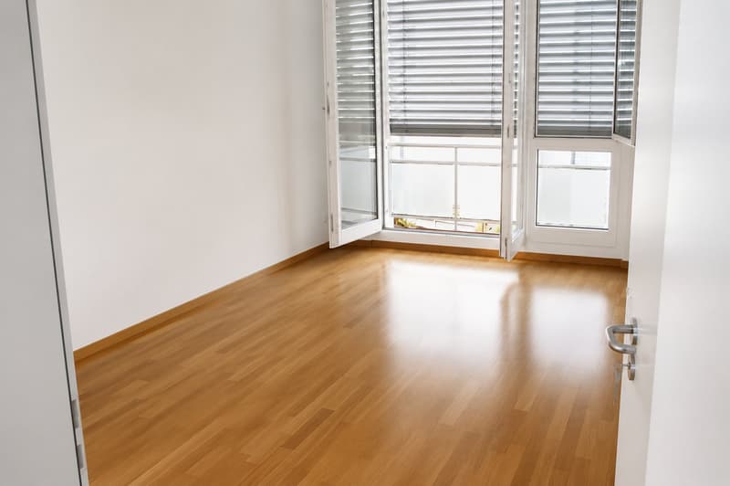 2-Zimmerwohnung im 1. OG mit Terrasse in Kloten zu vermieten (2)